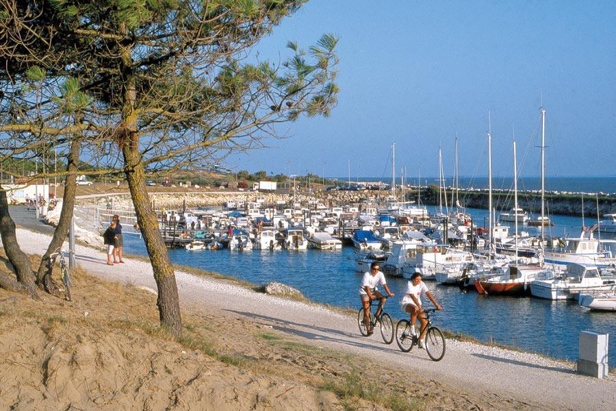 Campsite Les Charmettes-mobile 4*